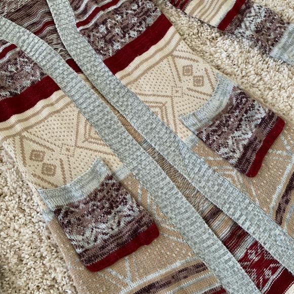 🆕 Charlotte Russe tribal open front sweater - Picture 4 of 8